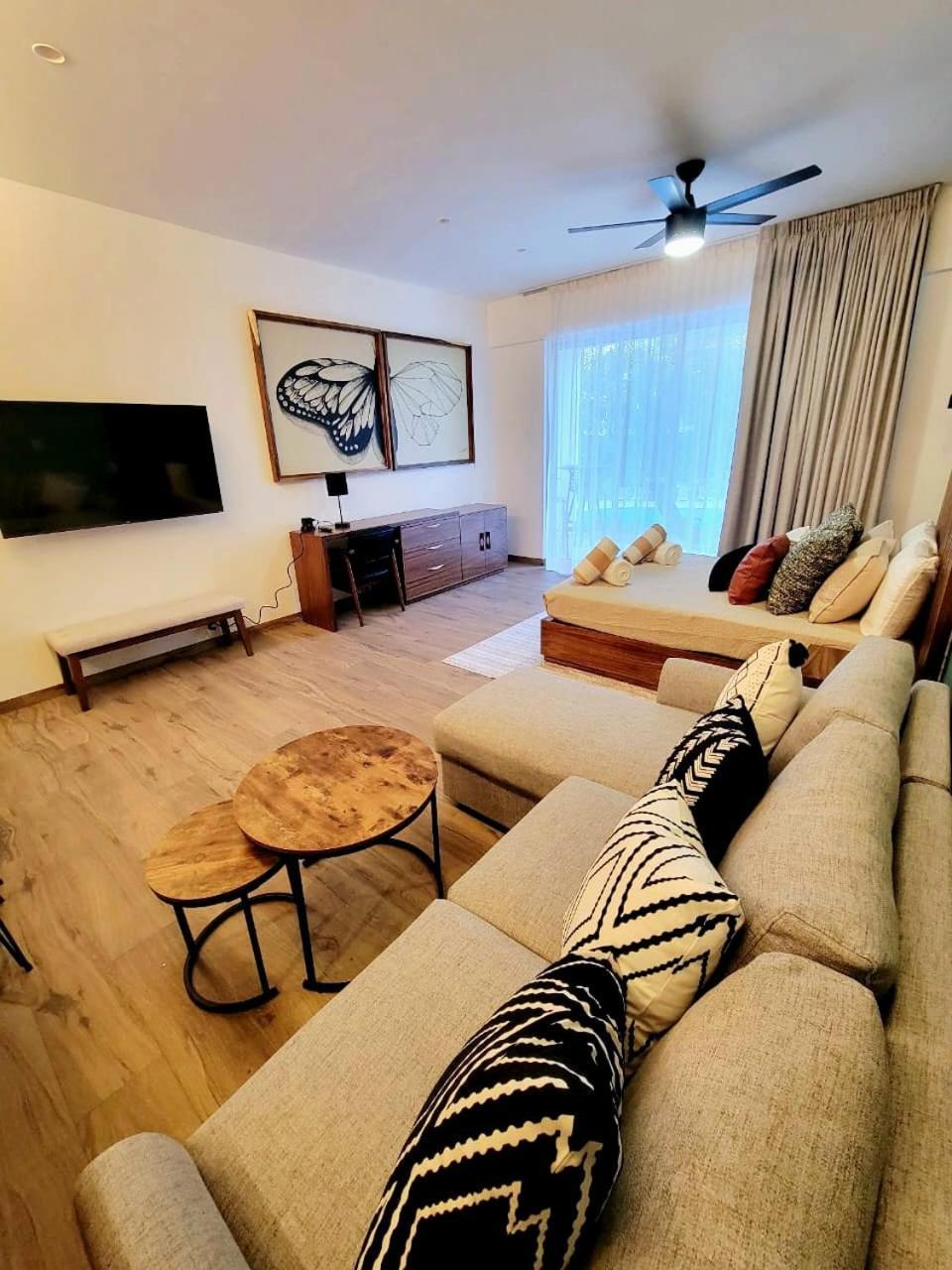 Apartamento Modern Playacar With Poolside Views & Nature